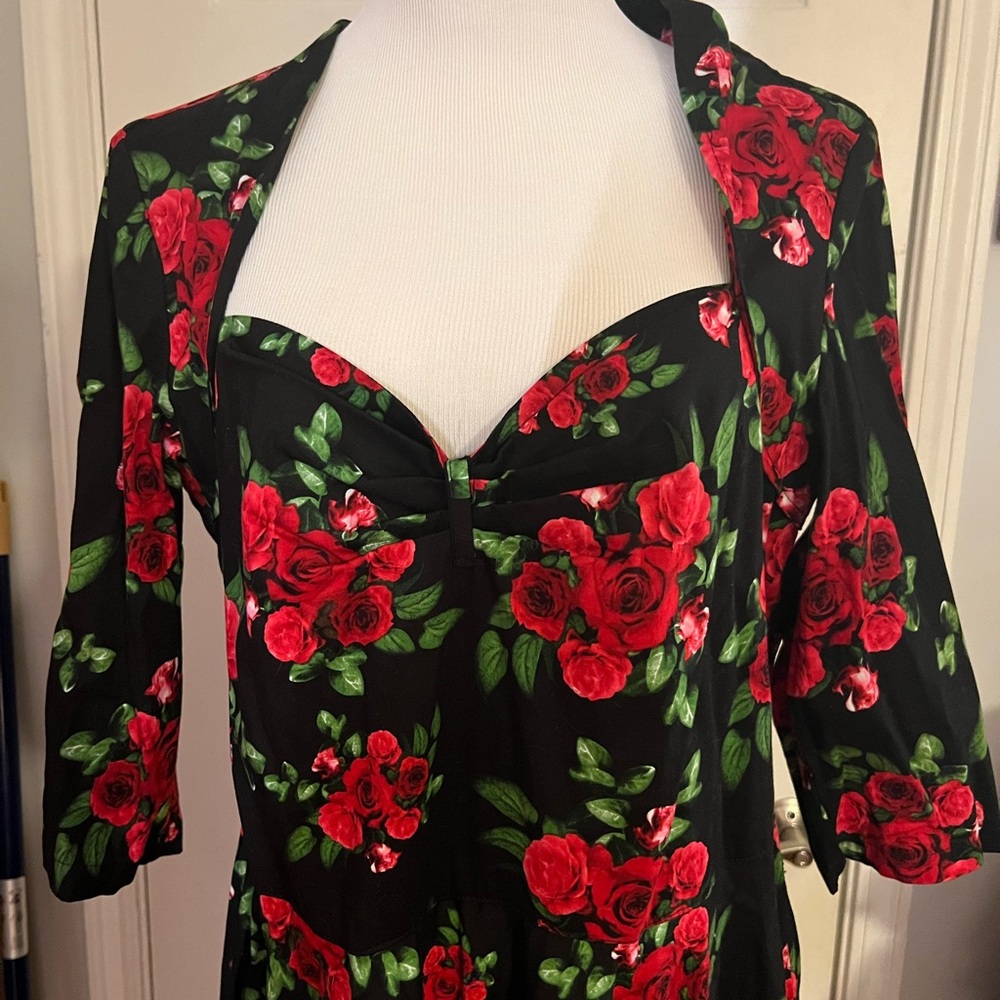 Hell BunnyFloral Black and Red Dress sweetheart neckline full skirt 2xl